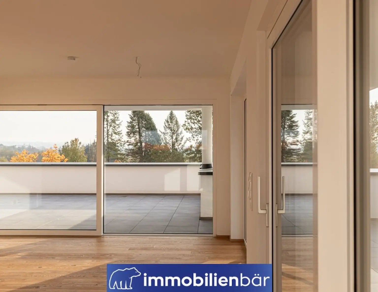 Traumhafte Dachgeschosswohnung in idyllischer Lage mit 128 m² großer Dachterrrasse - Jetzt einziehen