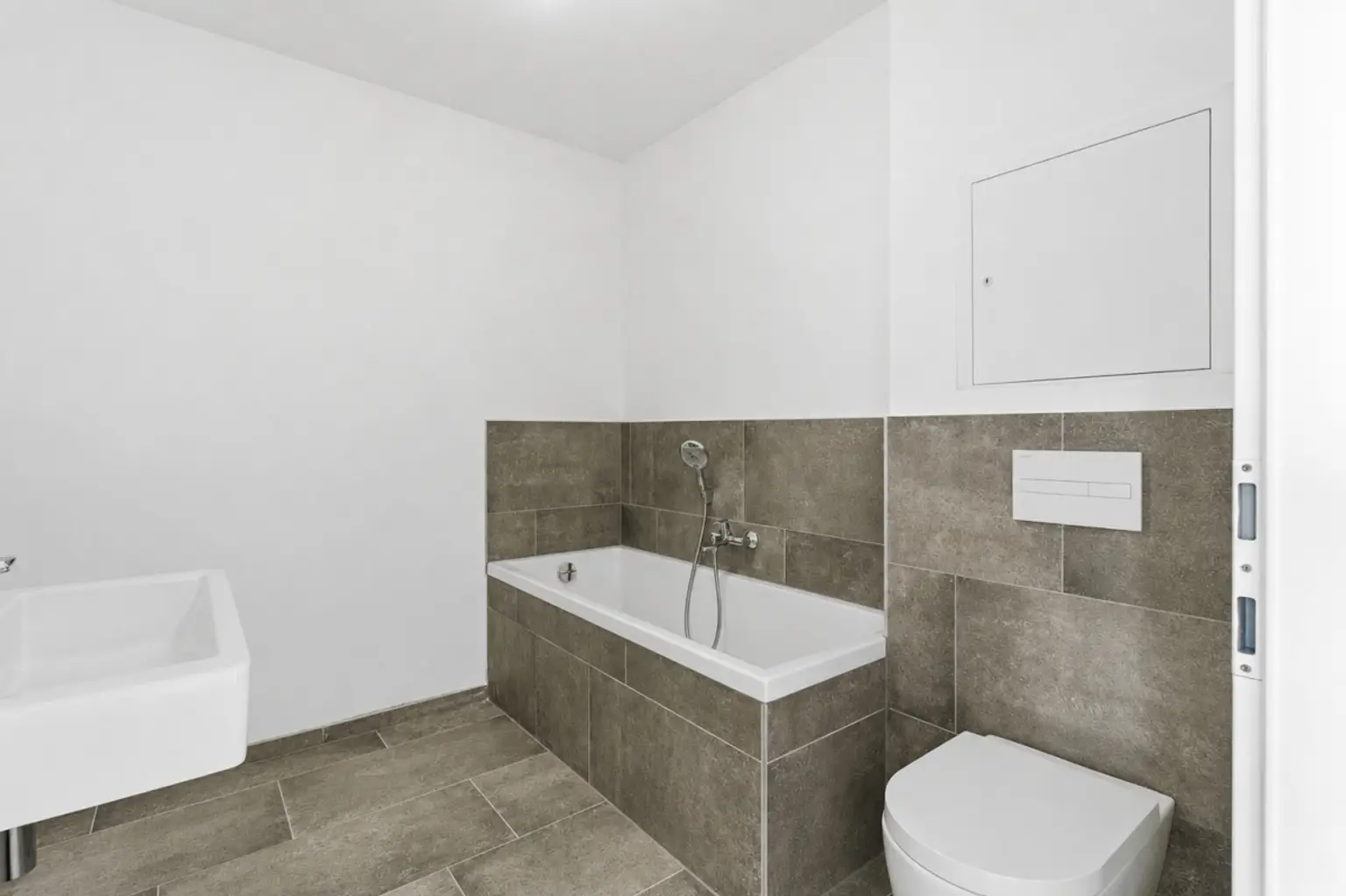 G | ++ Projekt HÜTTEL 101 LIVING ++ ZWEI Zimmer im DG mit TERRASSE | Prima Service Immobilien