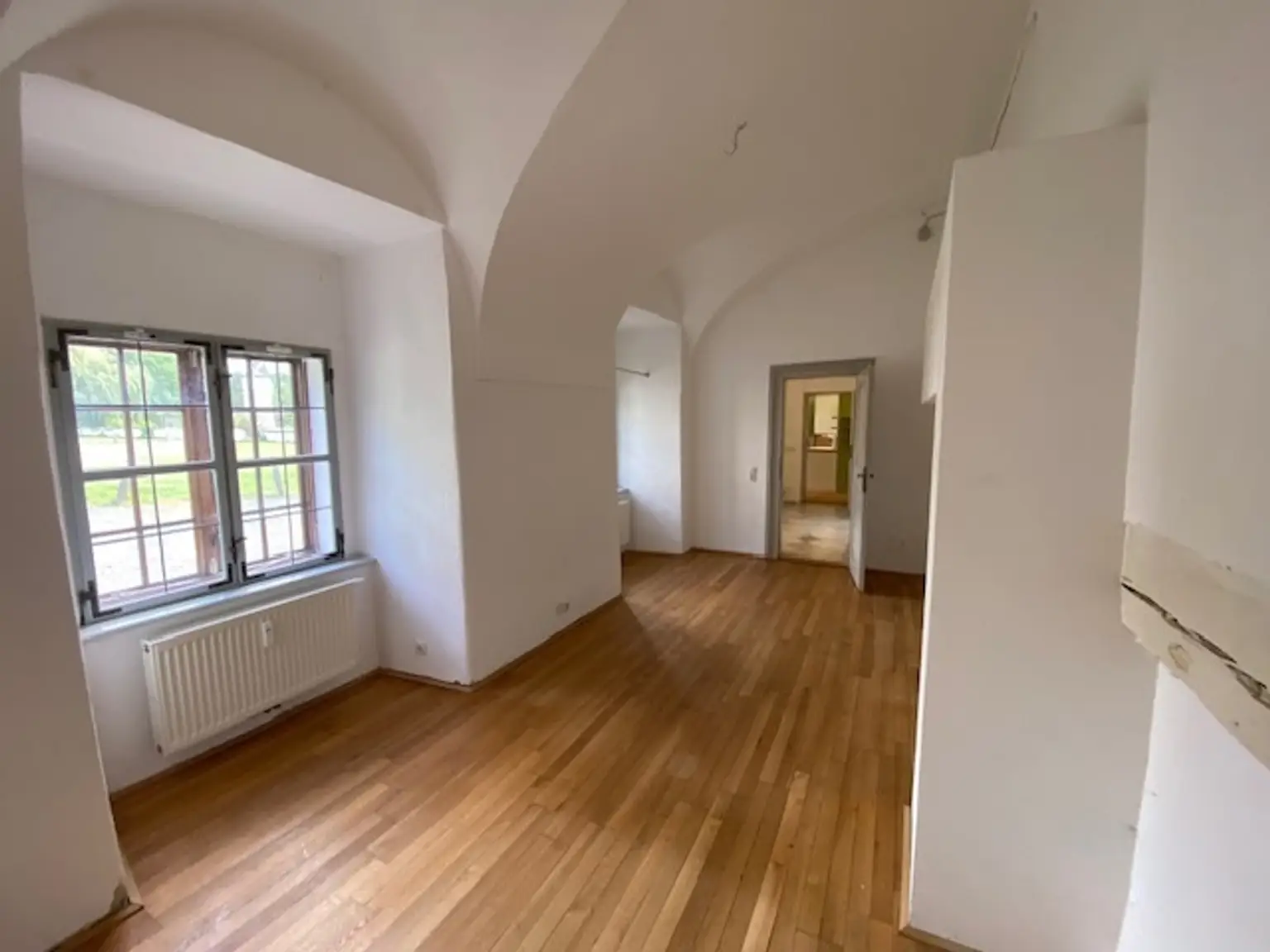 Traumhafte Gartenwohnung in Ebergassing: 140m² gepflegt mit Einbauküche und Badewanne!