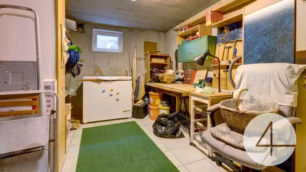 Ihr neues Zuhause: Stilvolles Einfamilienhaus mit Pool in ruhiger Lage