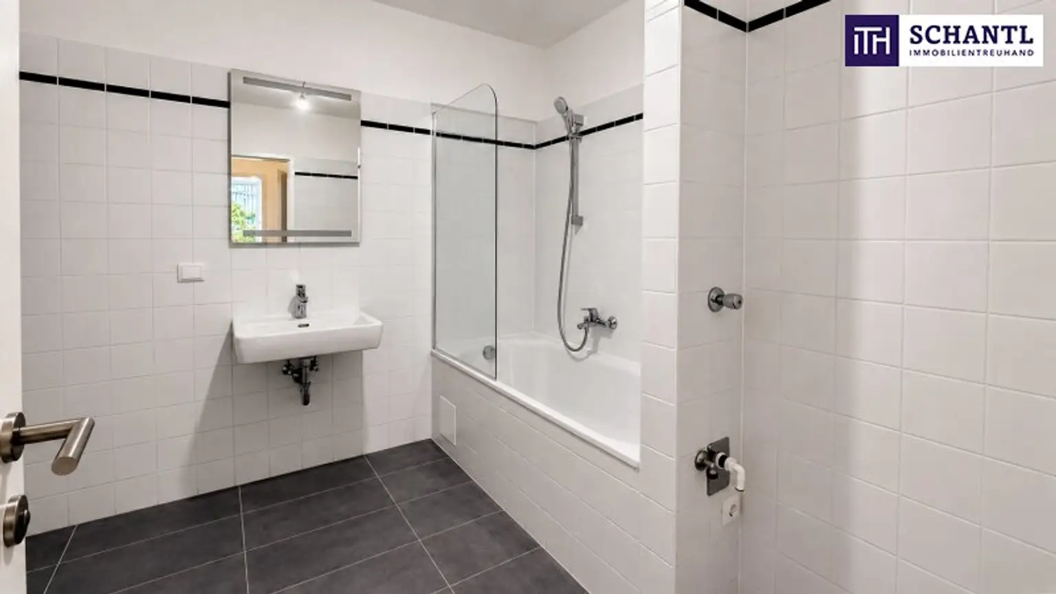 Badezimmer (1. Ebene)
