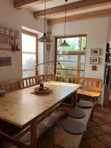 Charmantes Einfamilienhaus mit Wintergarten, Pool und Photovoltaik