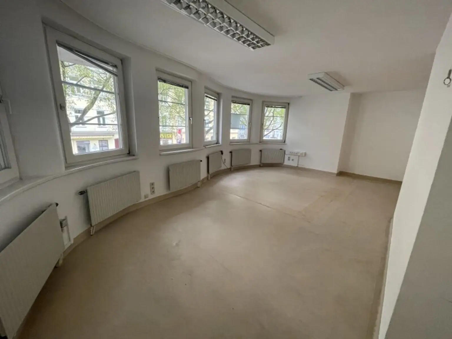 BÜRO oder ORDINATION + U3 Nähe + ca. 100m² TERRASSE + PERFEKTE Lage + SUPER Infrastruktur!