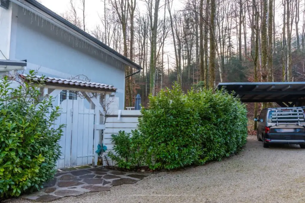 Wohnhaus mit Platz für Generationen oder 2 unabhängige Wohneinheiten