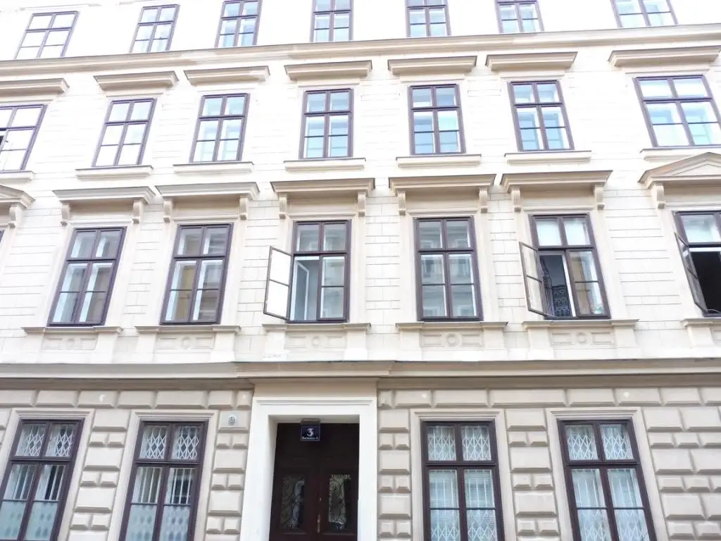 Rarität im Servitenviertel – Helle 2-Zimmer-Altbauwohnung in Traumlage