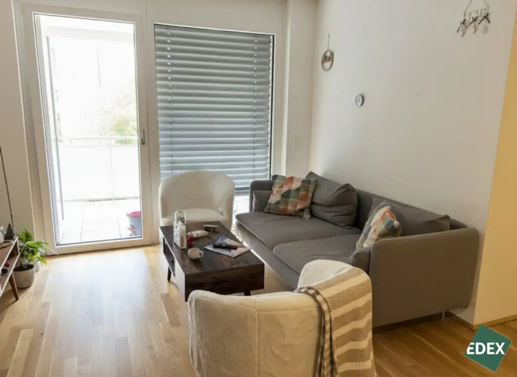 Ab sofort: Moderne 2-Zimmer-Wohnung mit Balkon nahe U1 Rennbahnweg