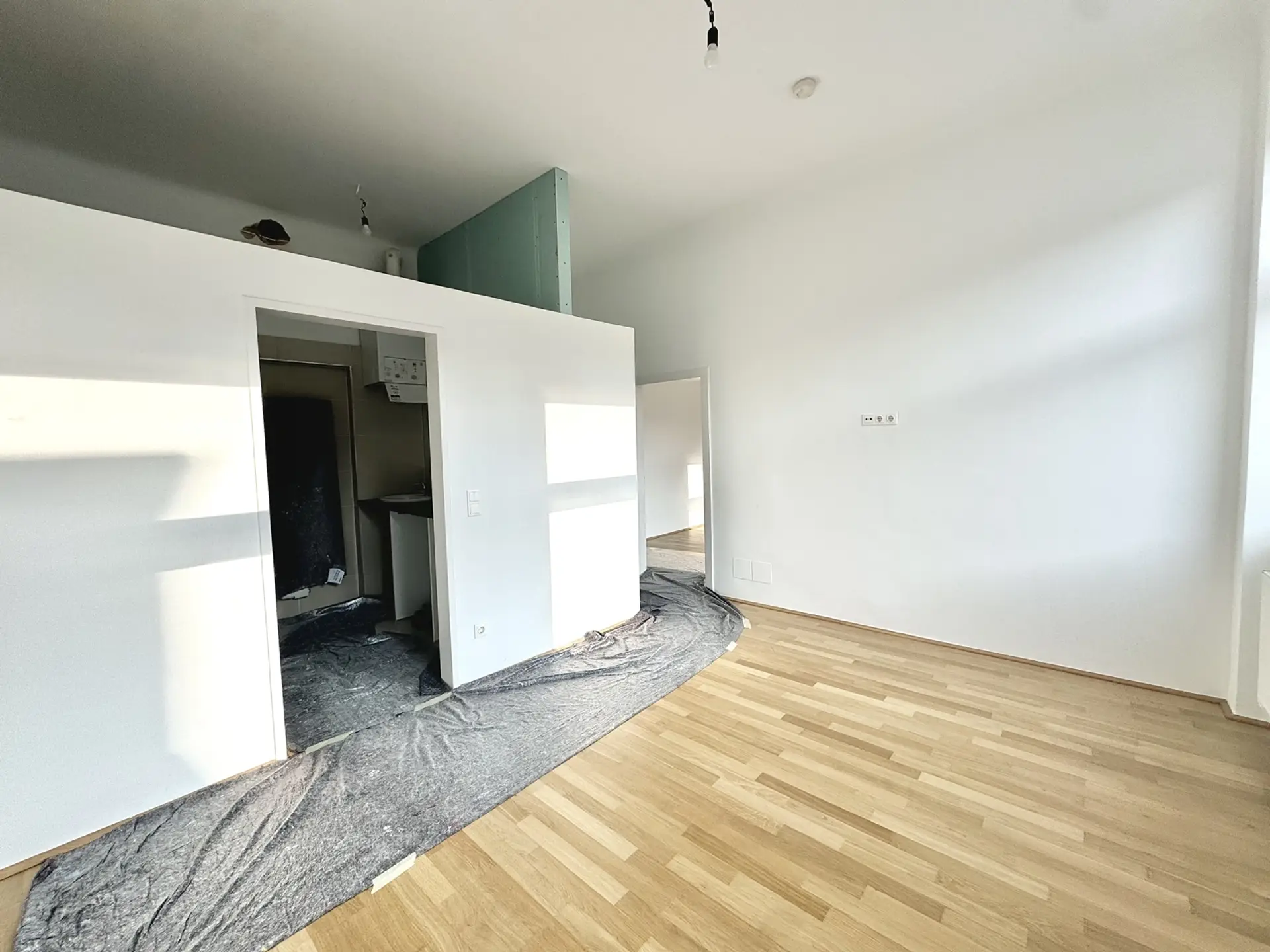 Schlafzimmer mit Badezimmer