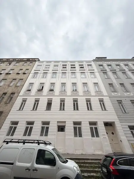 3-Zimmer-Altbauwohnung mit Flügeltüren in 1040 Wien – kein Aufzug