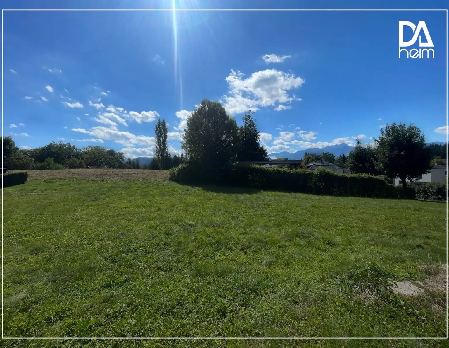 Sonniges Grundstück mit aufrechter Baubewilligung! (Bergblick)