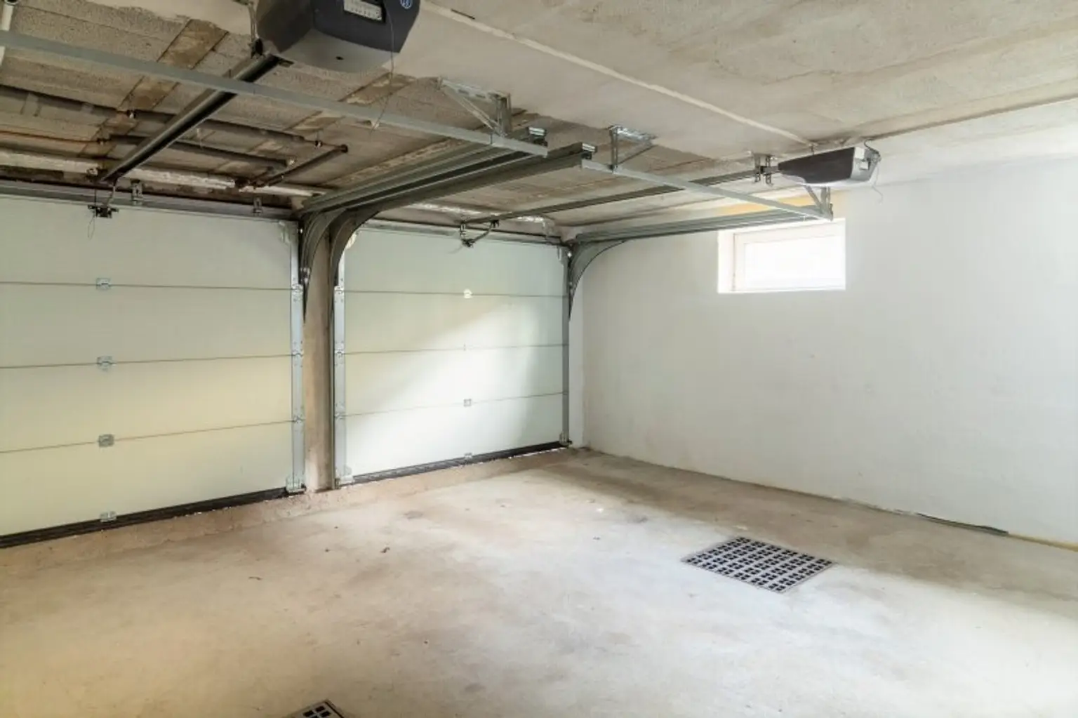 Doppelgarage im Untergeschoss
