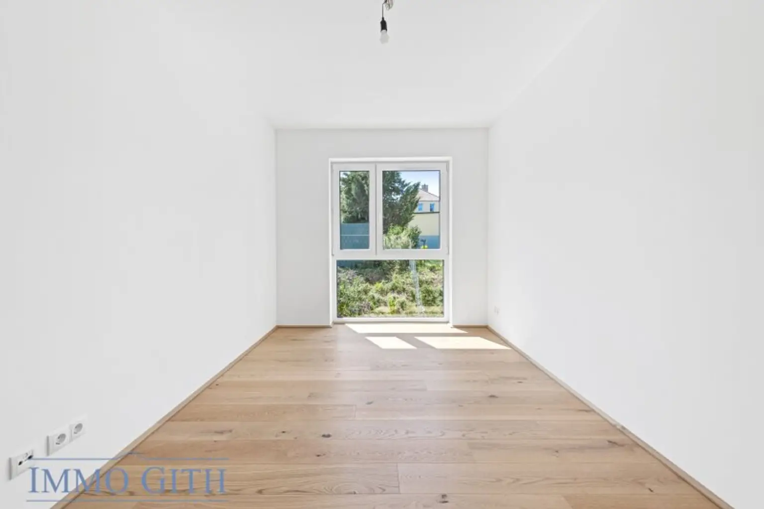 EXKLUSIVES TOWNHOUSE MIT GARTEN, PV-ANLAGE & DESIGNAUSSTATTUNG ZU KAUFEN – WIEN DIREKT VOR DER TÜR