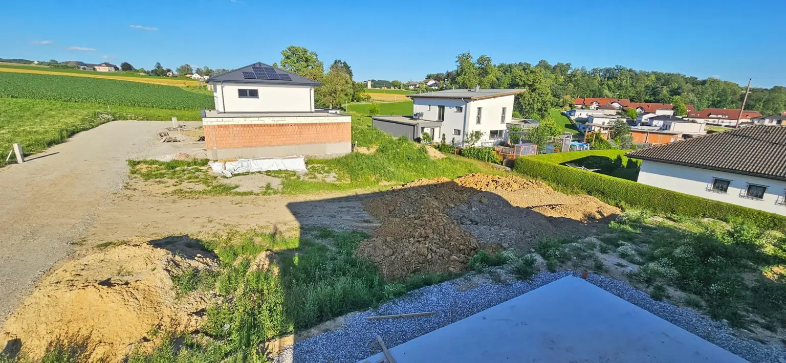 700 m²