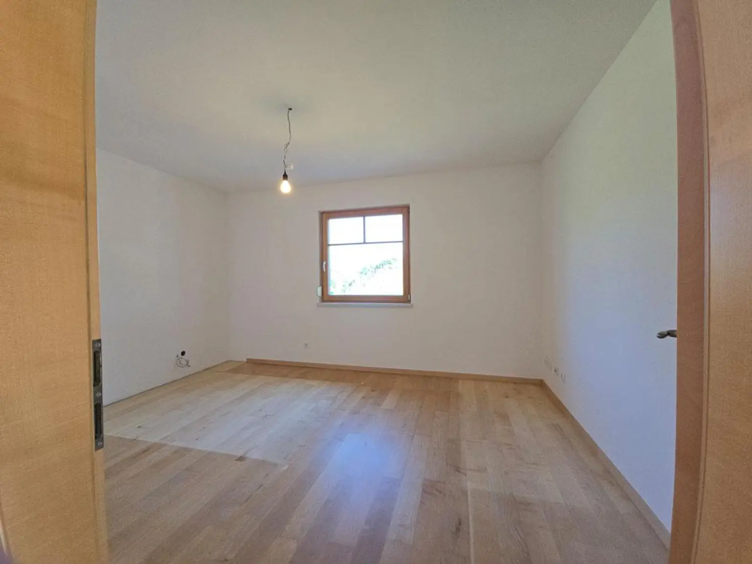 3701 Großwiesendorf/bei Großweikersdorf: Wunderschönes Einfamilienhaus mit Wohnkeller, Doppelgarage und Weinröhre