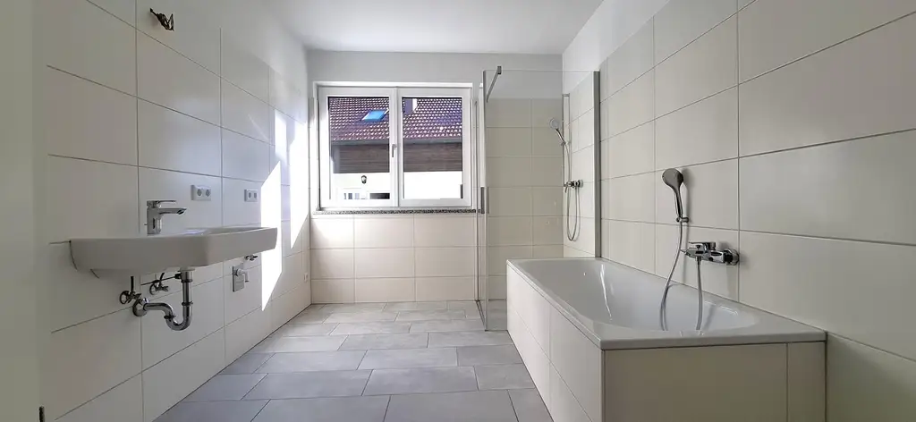 Exklusive 3-Zi-Neubauwohnung mit Sonnenbalkon in Mondsee-Tiefgraben