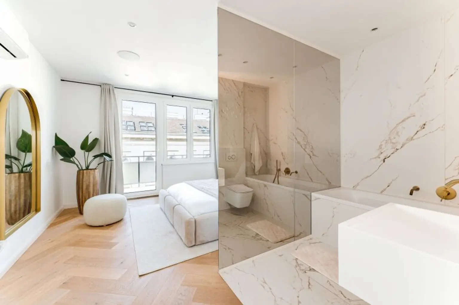 Außergewöhnliche 3-Zimmer-Residenz in zentraler Toplage mit Freifläche