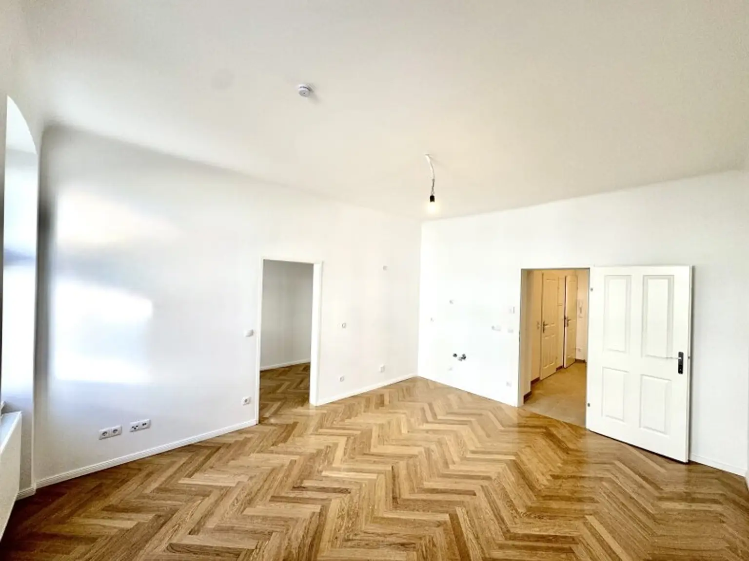 Stilvoller Rückzugsort mit Charme! Sanierte 2-Zimmer-Altbauwohnung in 1150 Wien nahe der U3-Station Hütteldorfer Straße