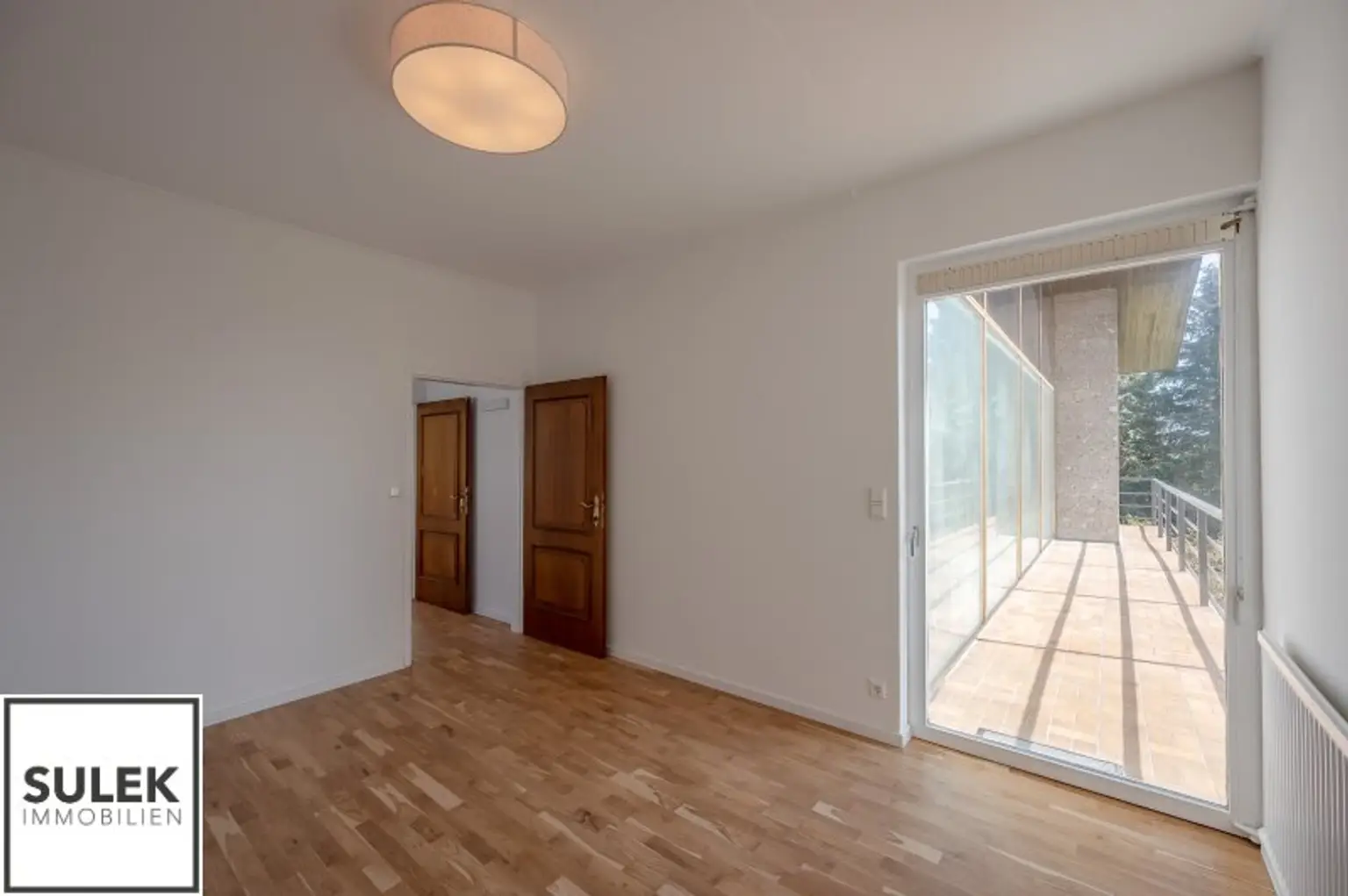 Erstbezug nach Sanierung: Großes Einfamilienhaus in einzigartiger Lage mit Weitblick und vielen Zimmern, Blick ins Grüne und in absoluter Ruhelage