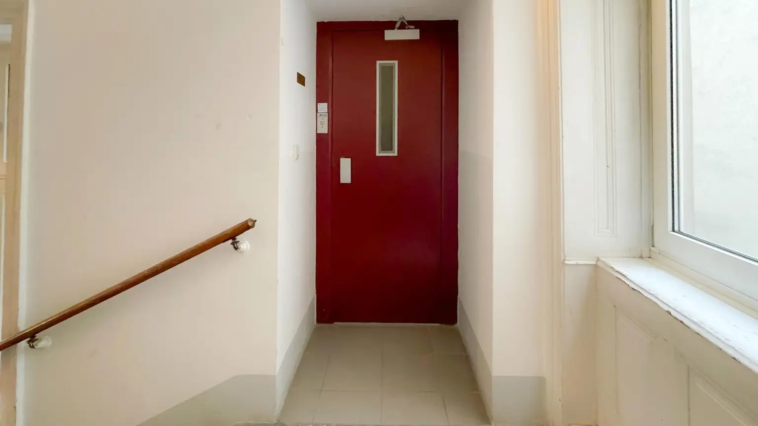 3 Zimmer mit Balkon, komplett neues Bad und WC