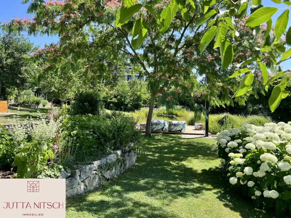 Exquisites Terrassenhaus in Eisenstadt, teilbares Grundstück – Ihr neues Zuhause mit Traumgarten, Naturpool und Weitblick!