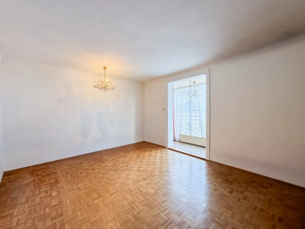 DACHGESCHOSSWOHNUNG MIT TERRASSE - möbliert oder unmöbliert