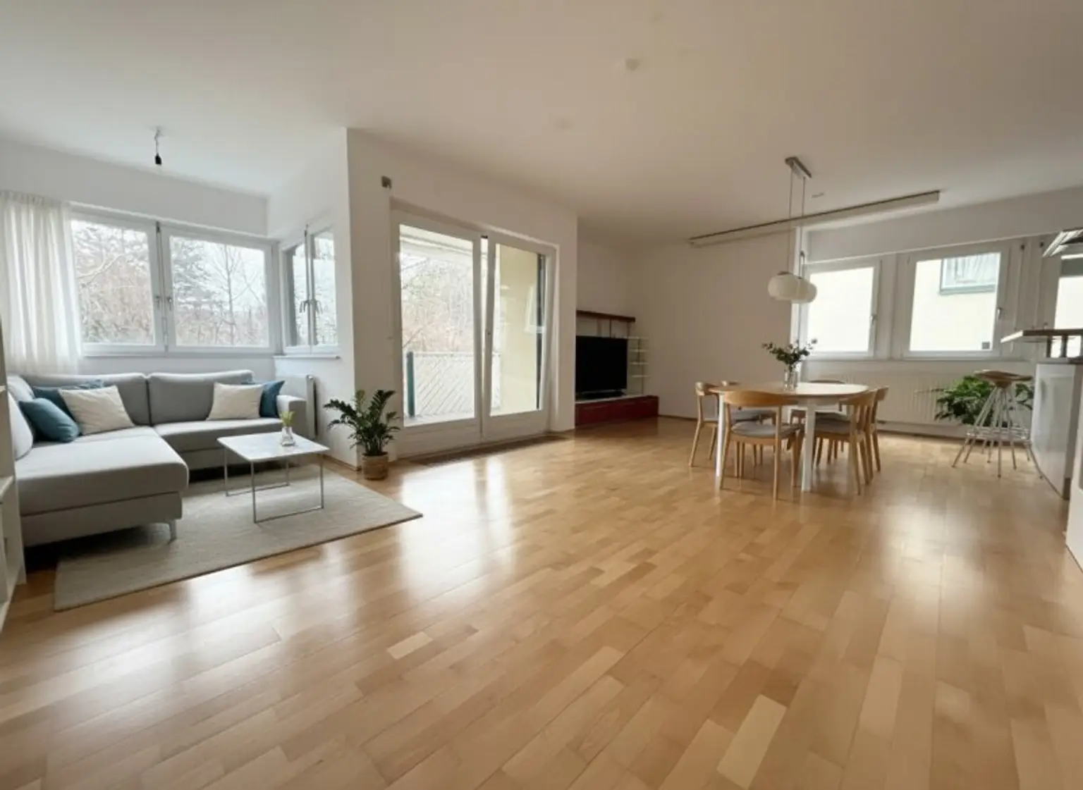 absolute Ruhelage: Helle, sonnige 3 Zimmer Wohnung mit Balkon und Terrasse in Grünlage Ober St.Veits 1130 zu mieten!