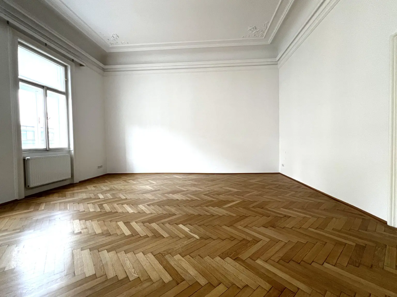 Stilvolle 6-Zimmer Wohnung im repräsentativen Haus