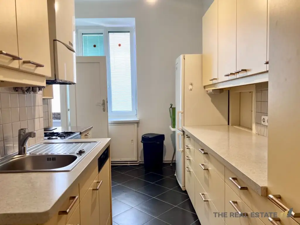 Helle 4 Zimmer Wohnung, möbliert, U1, Südtiroler Platz, Provisionsfrei