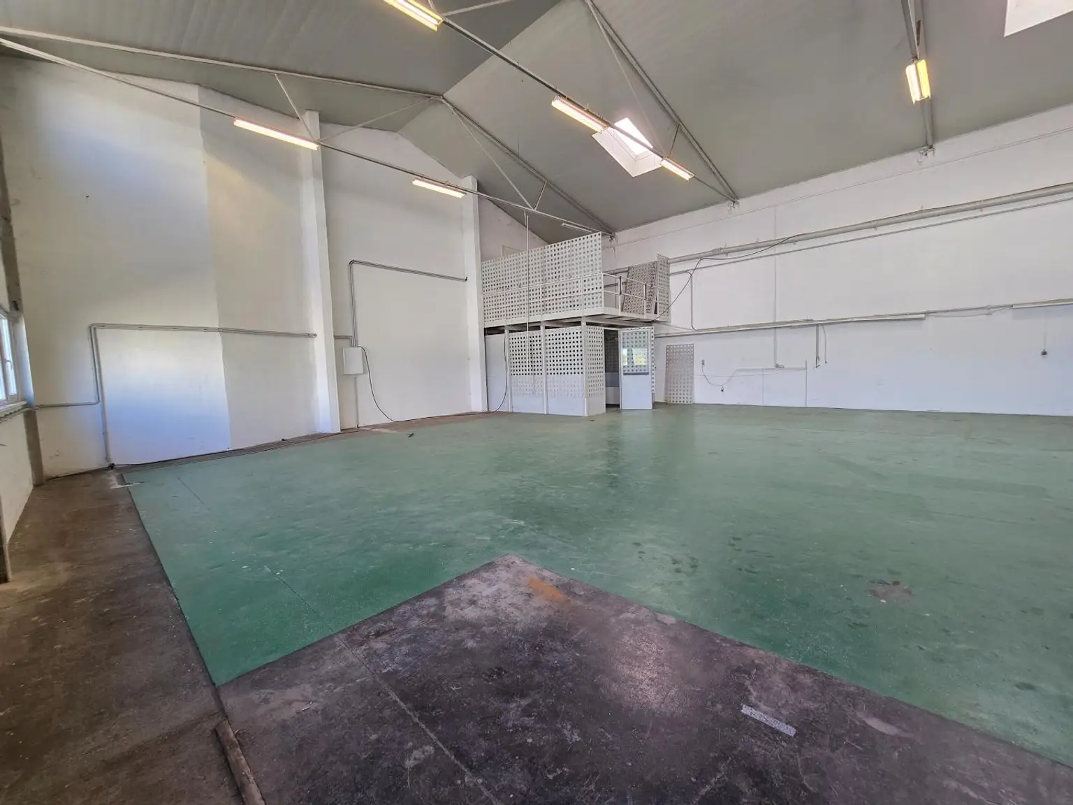 FLEXIBEL nutzbare Hallenflächen, von 53 - 328 m² für IHR GEWERBE