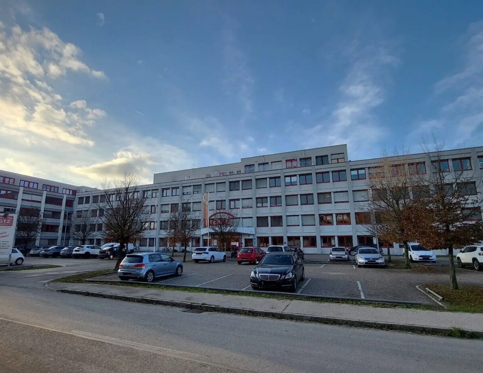 GTZ - einladendes Büro mit Teppichboden
