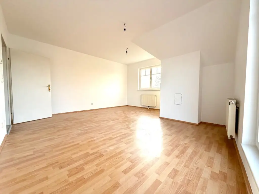 Charmante helle 3 Zimmerwohnung mit großer Terrasse