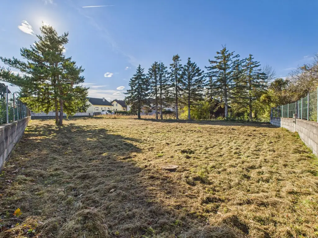 Sonniges Baugrundstück in Sollenau zu kaufen!