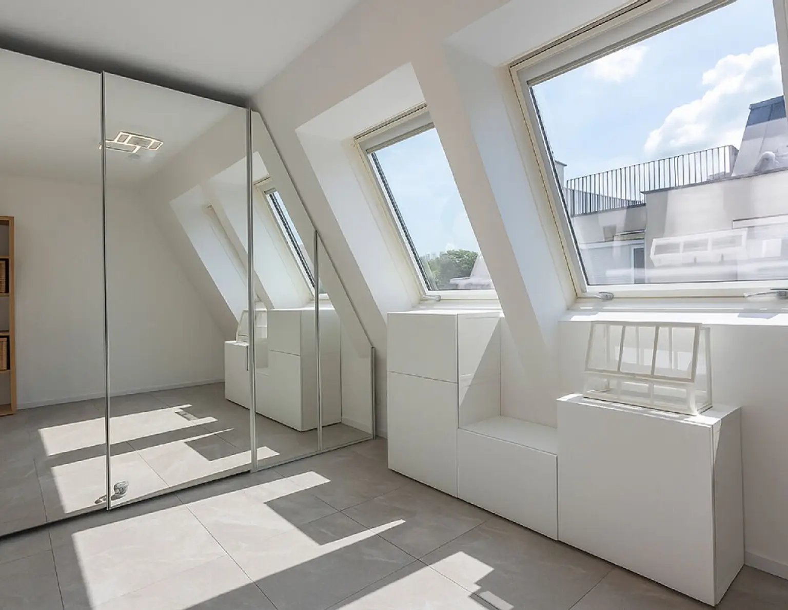 An der Wiener Stadtgrenze - Moderne Maisonettewohnung mit Eigengarten Richtung Schwechat