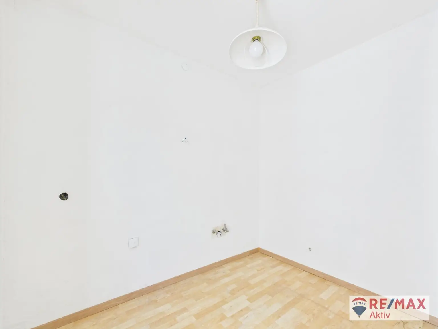 Helle Dachgeschosswohnung mit Loggia in der Auvorstadt