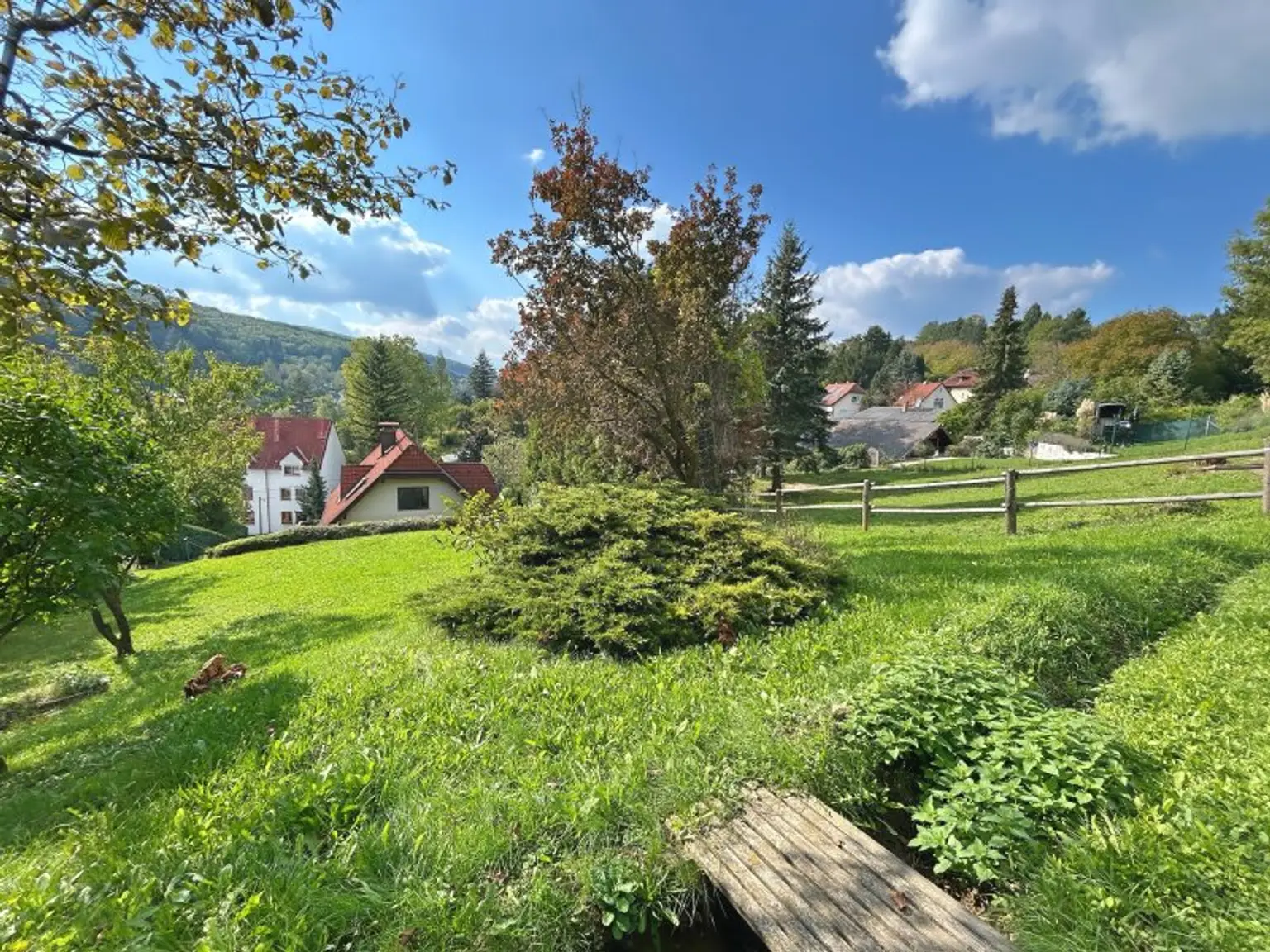 Charmantes Haus mit wunderschönem Garten in Top-Lage Nähe ISTA in Klosterneuburg/Kierling.