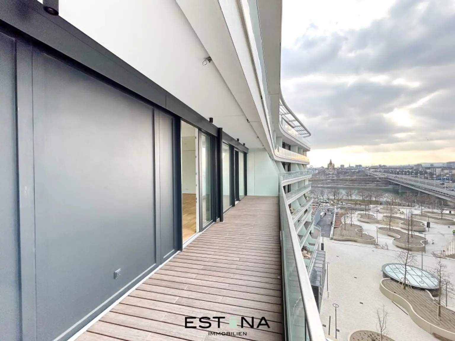 DANUBEVIEW modernes Zuhause mit Freiluft - Oase - Nähe U1 Station Kaisermühlen