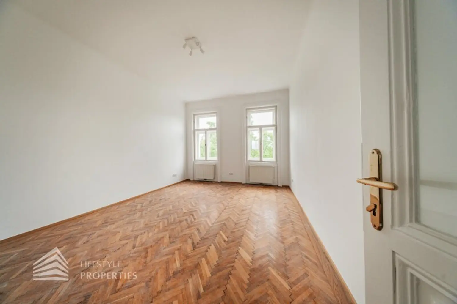Helle 2-Zimmer-Stilaltbauwohnung, Nähe Augarten!