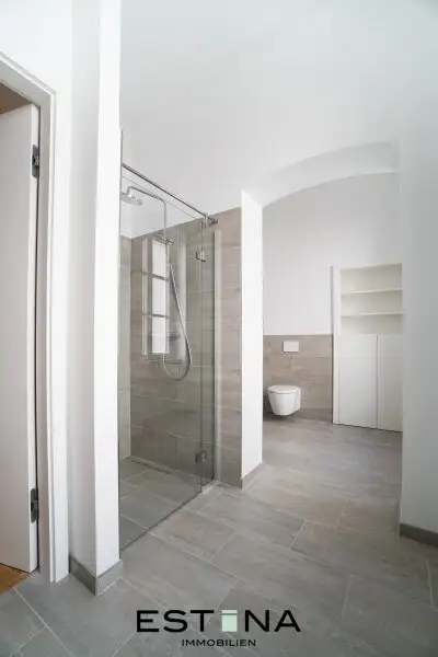 Lichtdurchflutete Dachgeschoss-Maisonette mit großzügiger Dachterrasse - Nahe U4 Pilgramgasse