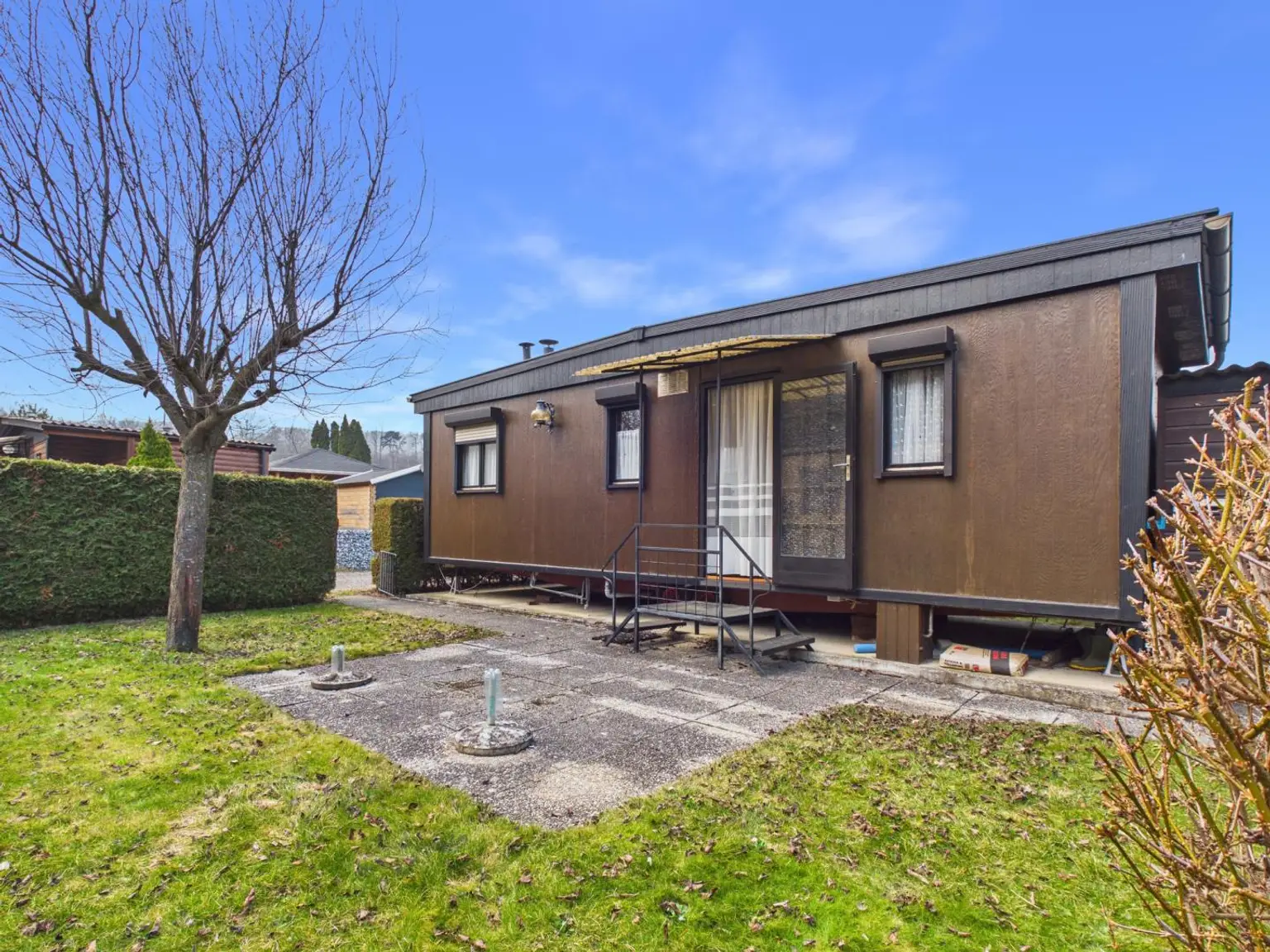 Mobilheim Garten Ansicht 1