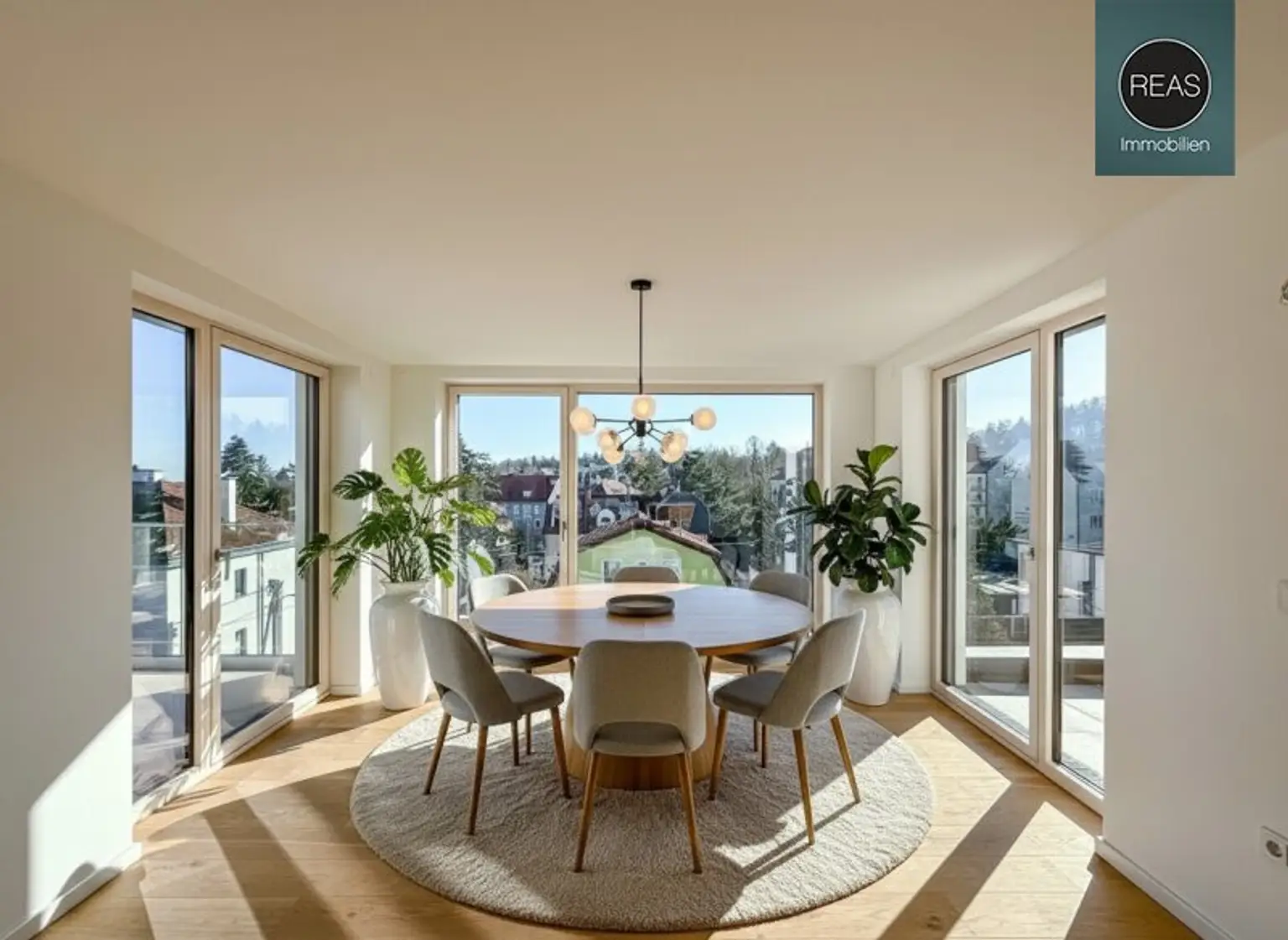 Erstbezug: Penthouse - Maisonette - Wohnung mit 3 Terrassen - Naturnahes Wohnen in Wien Hietzing – Exklusives Leben nahe dem Roten Berg!