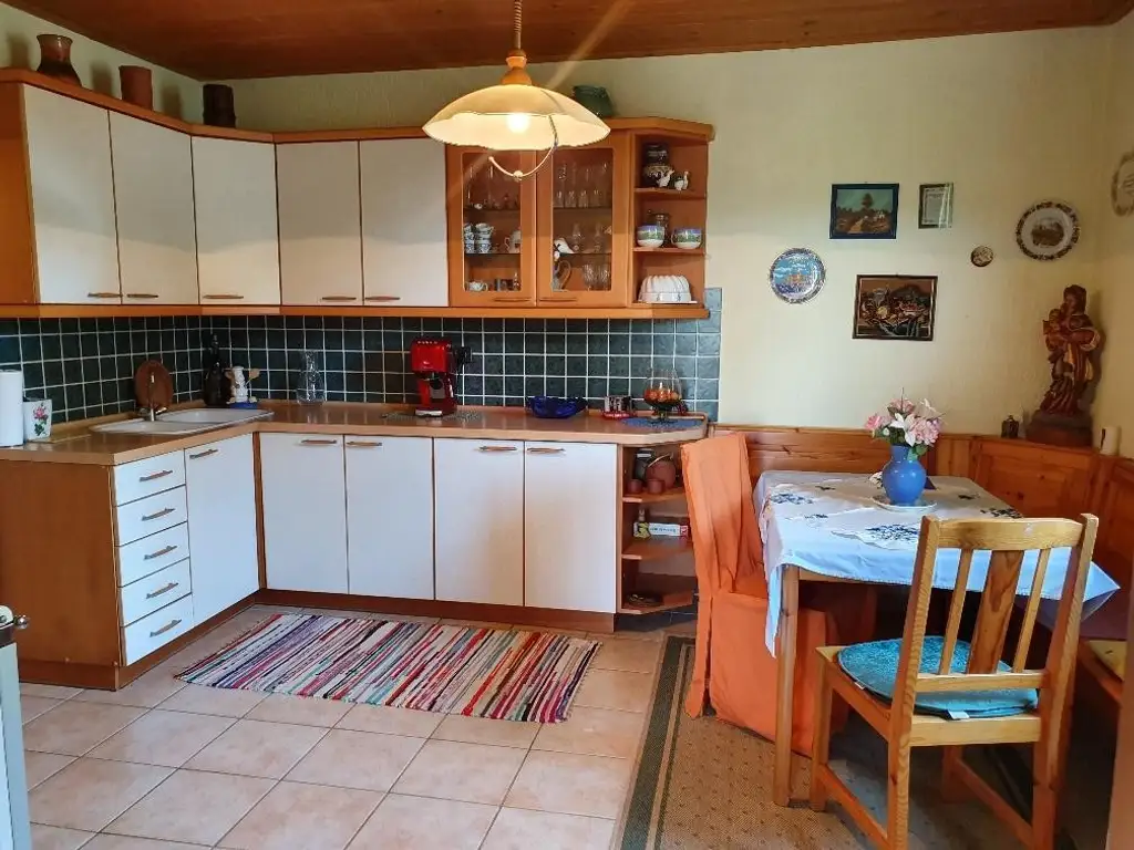 SLOWENIEN!!! Sanierungsbedürftiges Knusperhäuschen in einmaliger Aussichtslage!