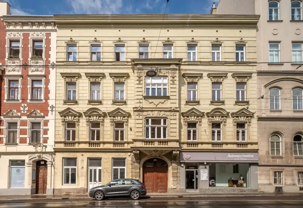 ***NEU*** Fantastische 4 Zimmer Wohnung in repräsentativem Stilaltbau! in TOP-Lage!