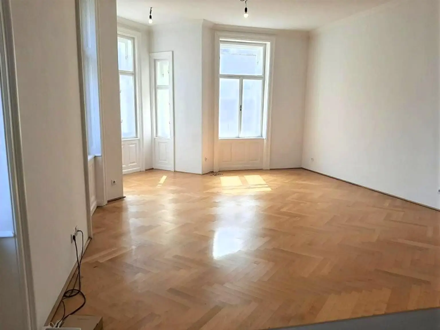 Büro - LOFTARTIG - sonnig - zentral - U1 - TOP AUSSTATTUNG - TOP Gebäude