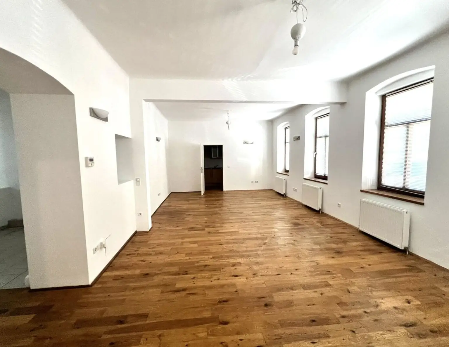 Großzügige 3-Zimmer-Praxis oder Büro mit Gartenterrasse in Wien 12 - Hetzendorf inkl. Gartenterrasse - barrierefrei(!)