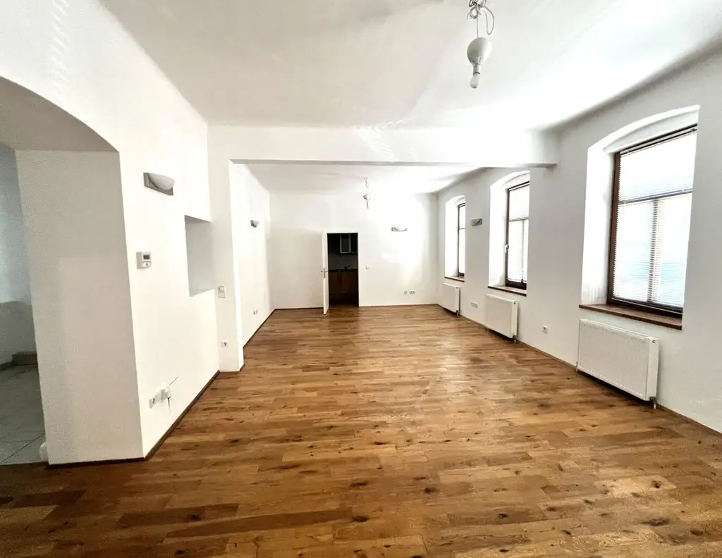 Großzügige 3-Zimmer-Praxis oder Büro mit Gartenterrasse in Wien 12 - Hetzendorf inkl. Gartenterrasse - barrierefrei(!)