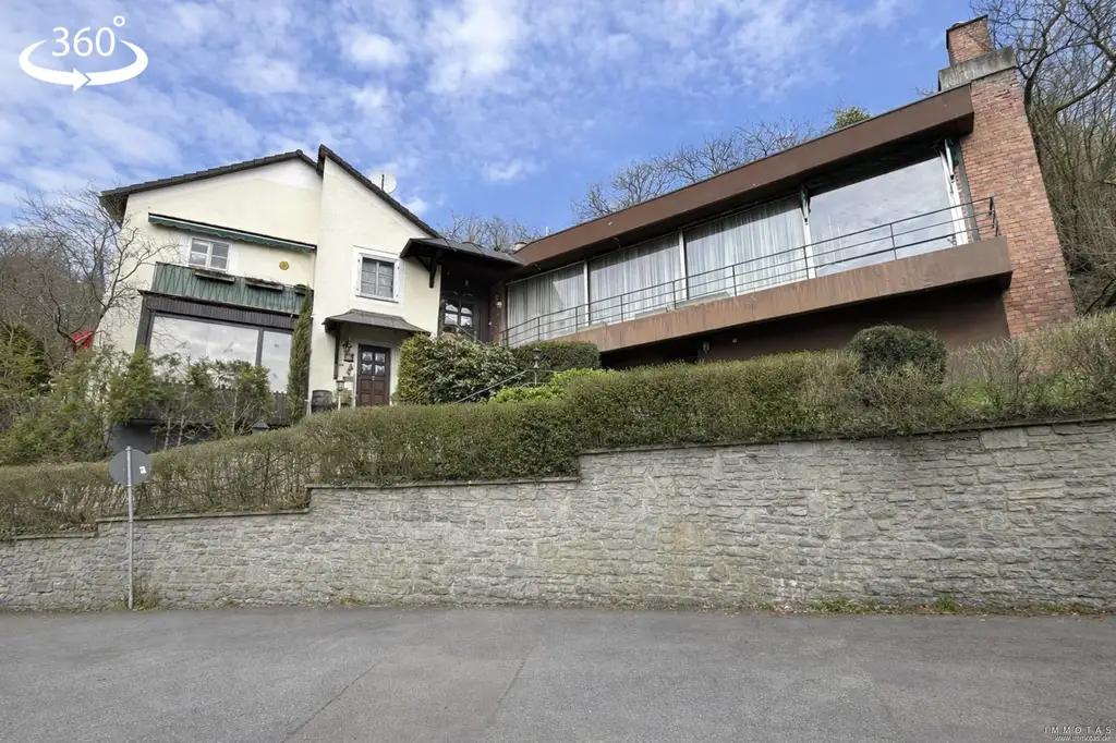 5-Zimmer-Eigentumswohnung in Zweifamilienhaus mit Balkon & Dachterrasse in Bad Ems