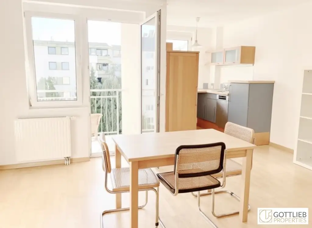 Grünruhelage nahe Arenbergpark! Teilmöblierte 2-Zimmer-Wohnung mit Loggia in Stockwerkslage