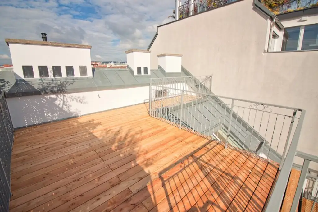 ERSTBEZUG | in 2005 ausgebautem DG | Terrasse auf Wohnebene und Dachterrasse mit Blick auf Gloriette | Klimaanlage