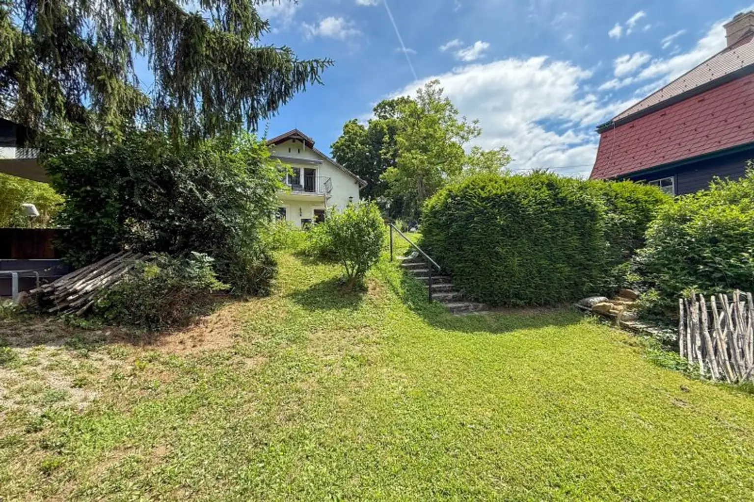 gartenseitige Hausansicht