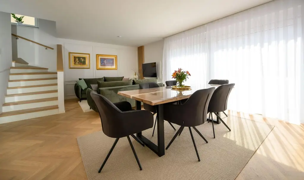 Provisionsfreie Doppelhaushälfte mit 162 m² Nutzfläche, Terrasse und Sonnengarten samt 2 Parkplätzen