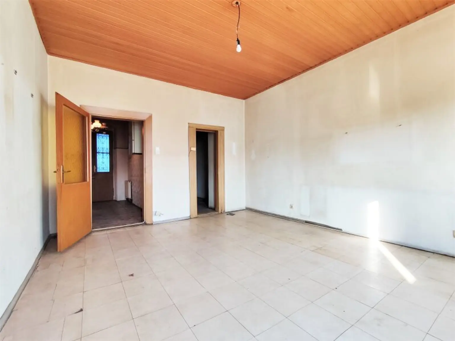 BESTE VERKEHRSANBINDUNG - Sanierungsbedürftiger Altbau